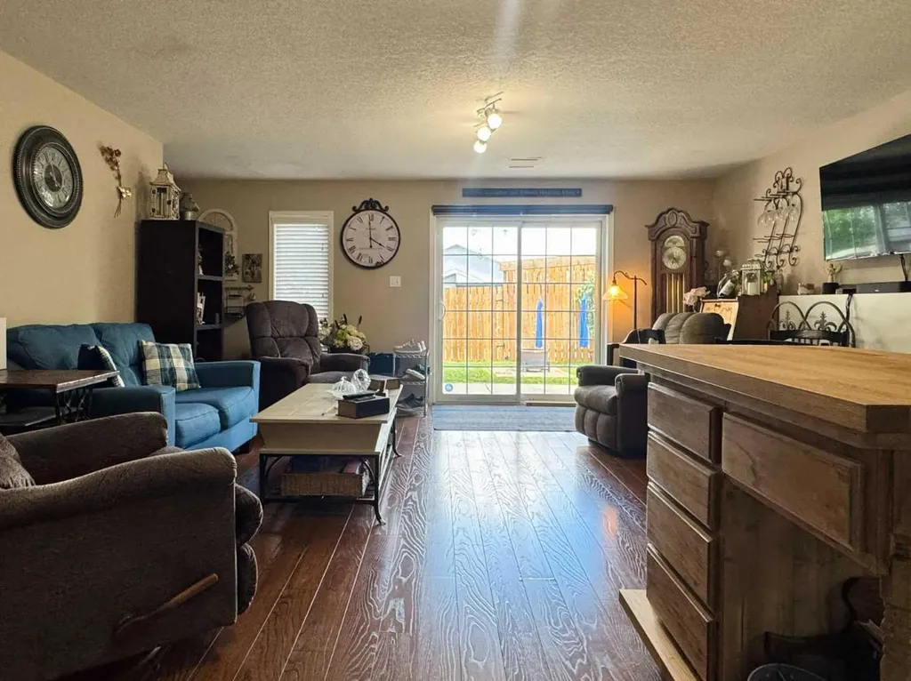 93 Heritage Crescent W Lethbridge AB T1K 6X2