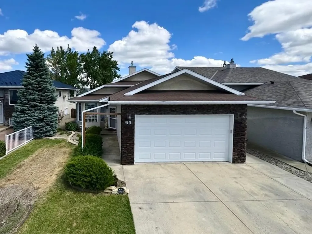 93 Heritage Crescent W Lethbridge AB T1K 6X2