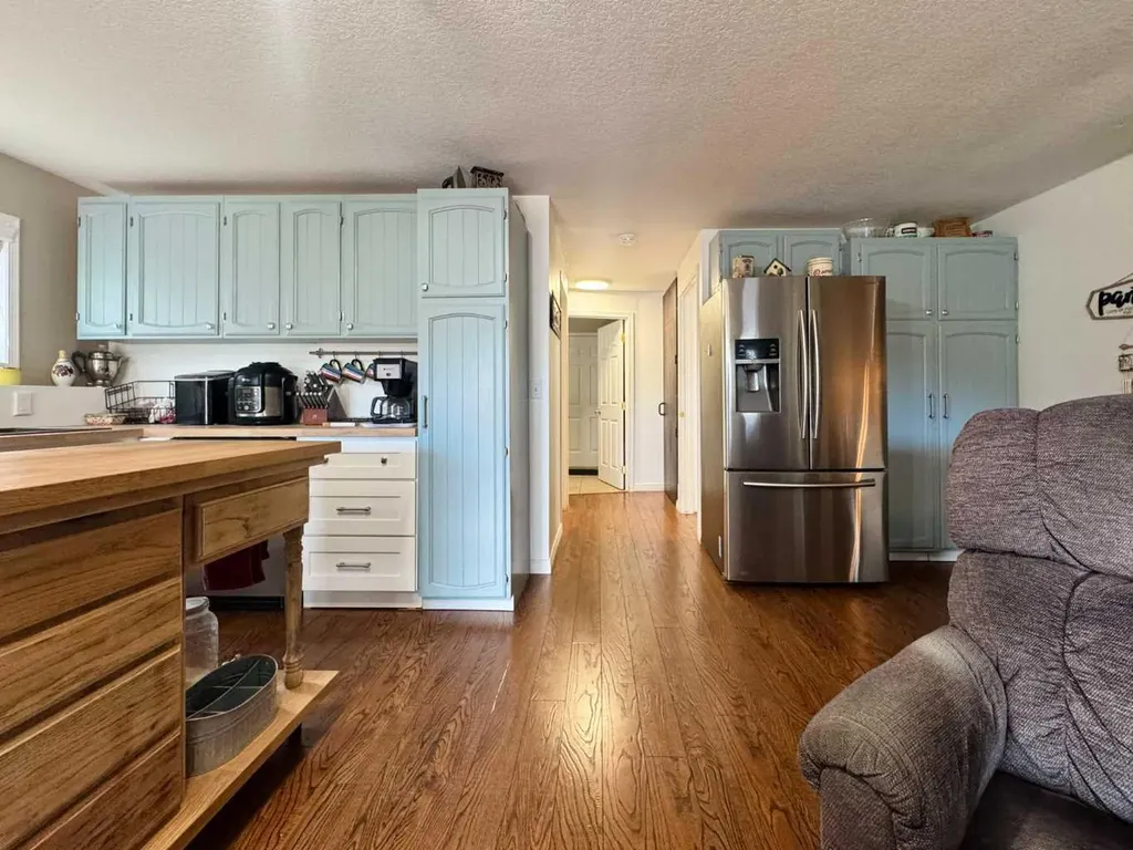 93 Heritage Crescent W Lethbridge AB T1K 6X2