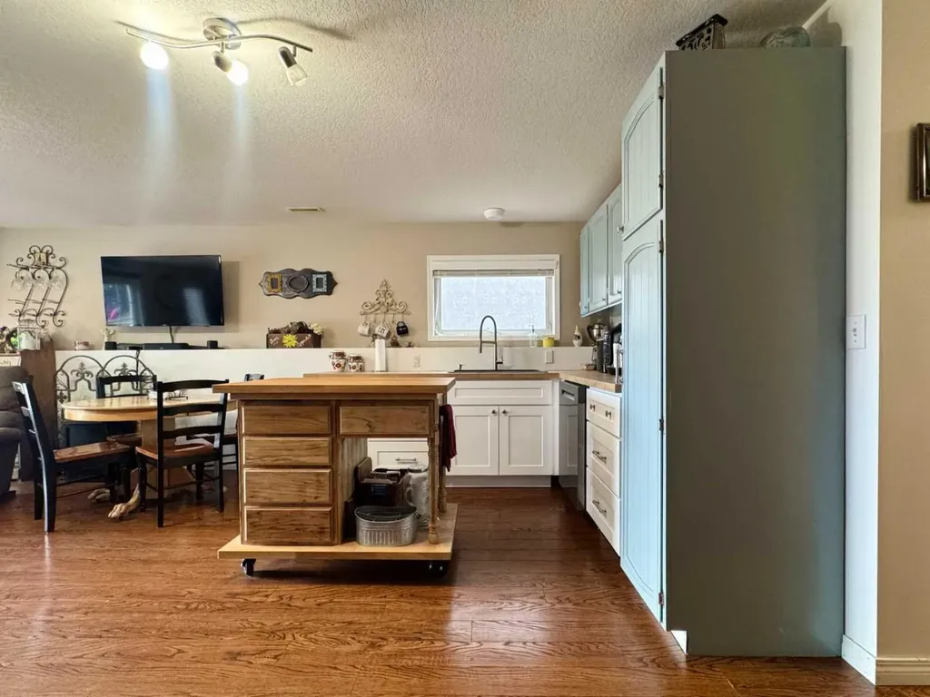 93 Heritage Crescent W Lethbridge AB T1K 6X2