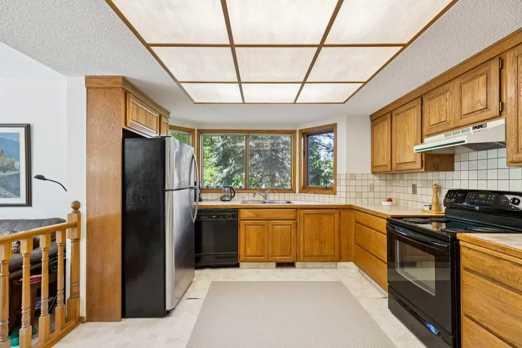 839 Royal Avenue SW Calgary AB T2T 0L4