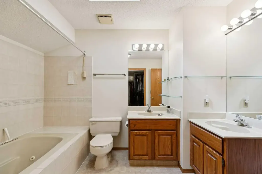 839 Royal Avenue SW Calgary AB T2T 0L4