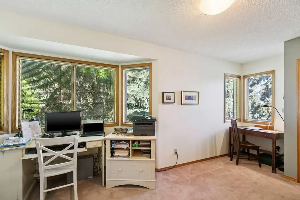 839 Royal Avenue SW Calgary AB T2T 0L4