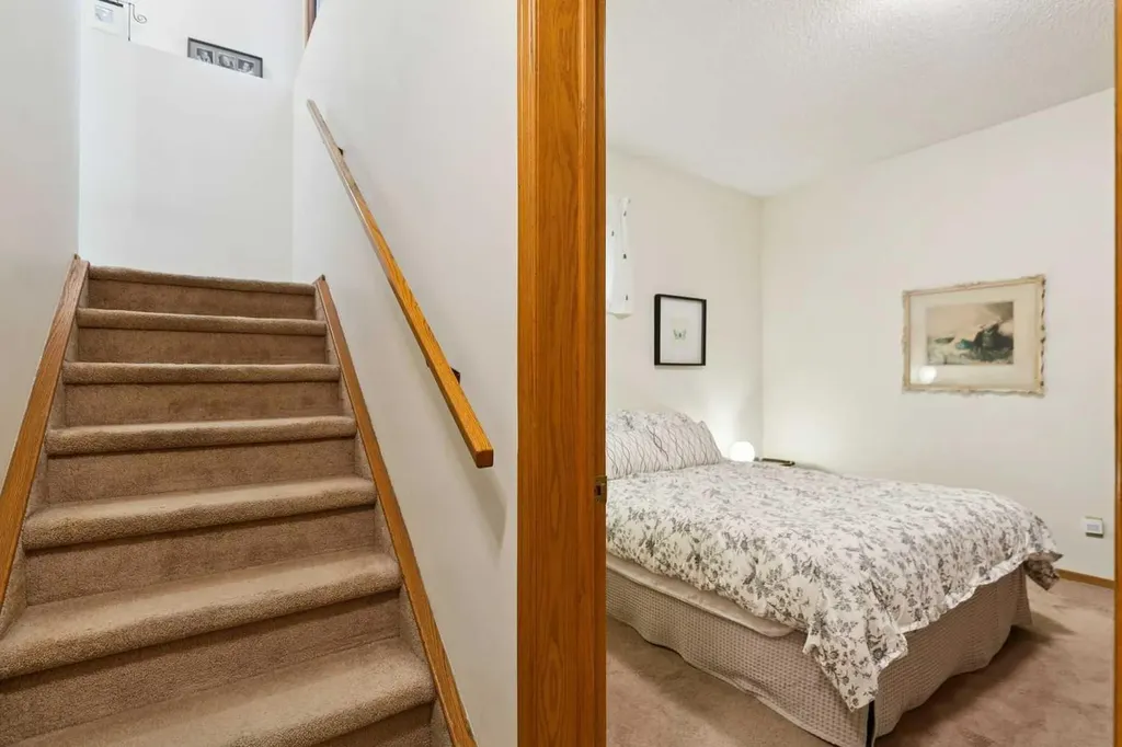 839 Royal Avenue SW Calgary AB T2T 0L4