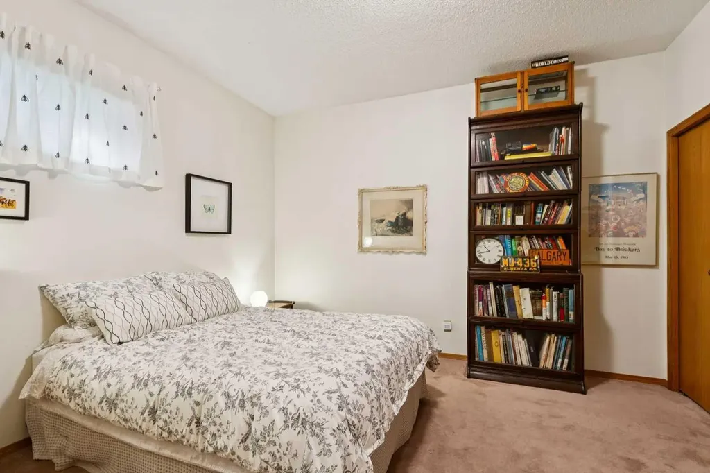 839 Royal Avenue SW Calgary AB T2T 0L4