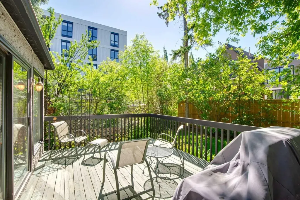 839 Royal Avenue SW Calgary AB T2T 0L4