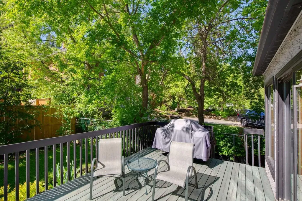 839 Royal Avenue SW Calgary AB T2T 0L4