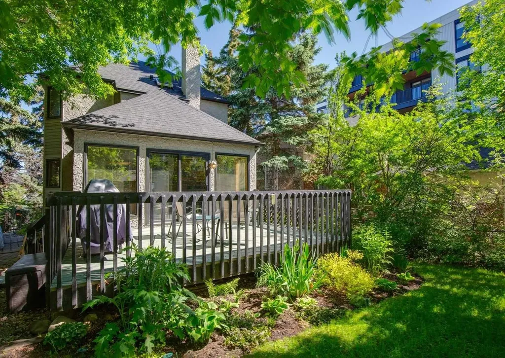 839 Royal Avenue SW Calgary AB T2T 0L4