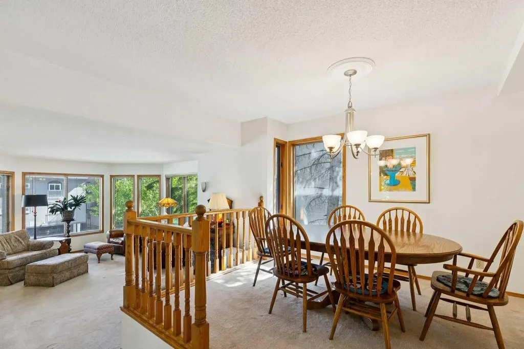 839 Royal Avenue SW Calgary AB T2T 0L4