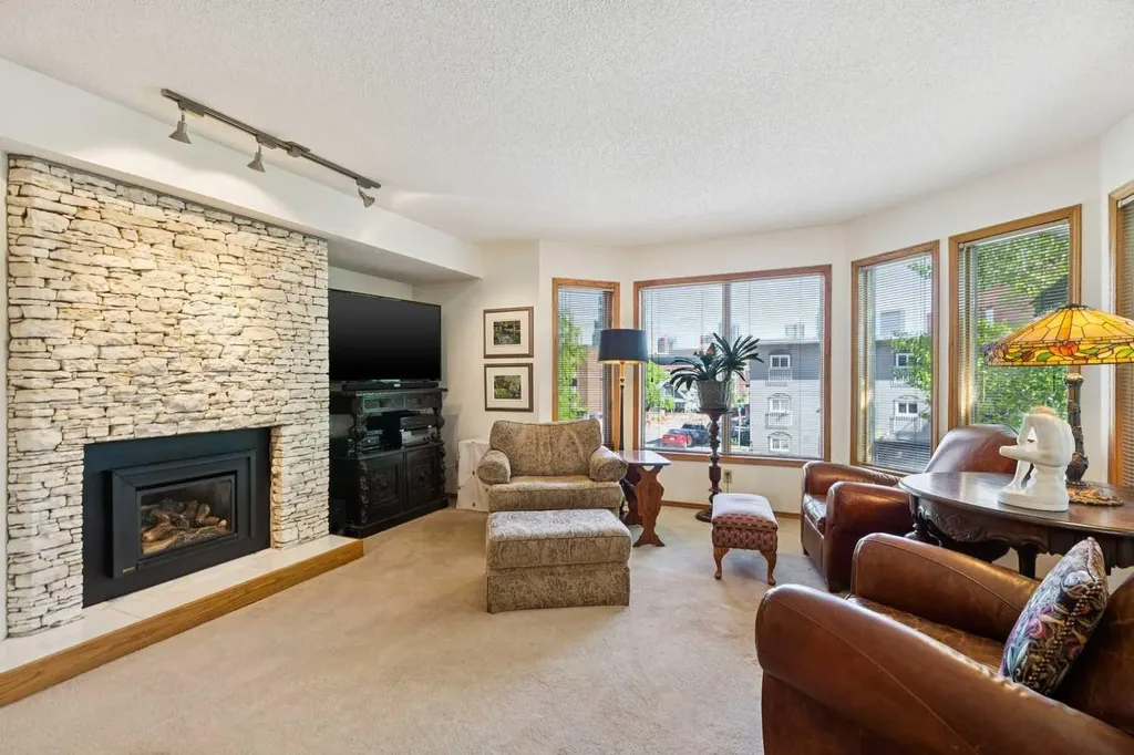 839 Royal Avenue SW Calgary AB T2T 0L4
