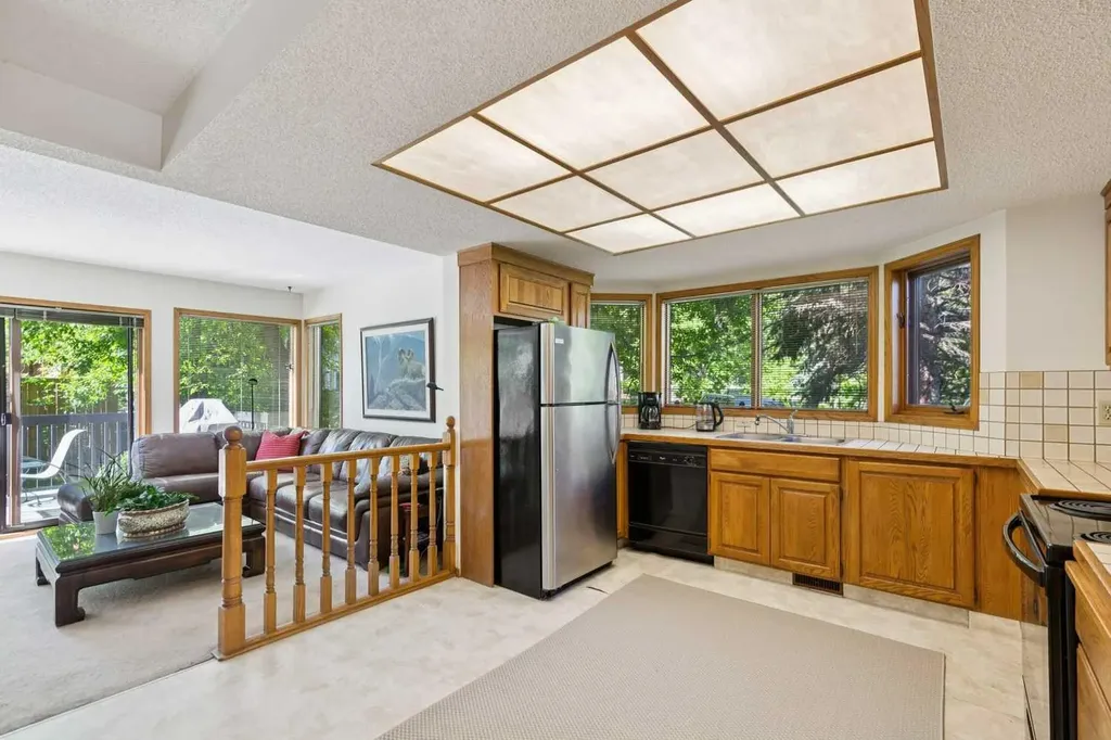 839 Royal Avenue SW Calgary AB T2T 0L4