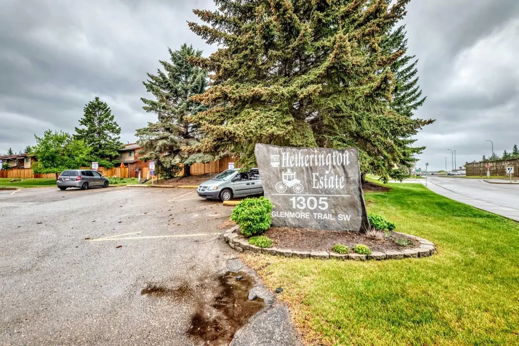 1305 Glenmore Trail Calgary AB T2V 4Y8