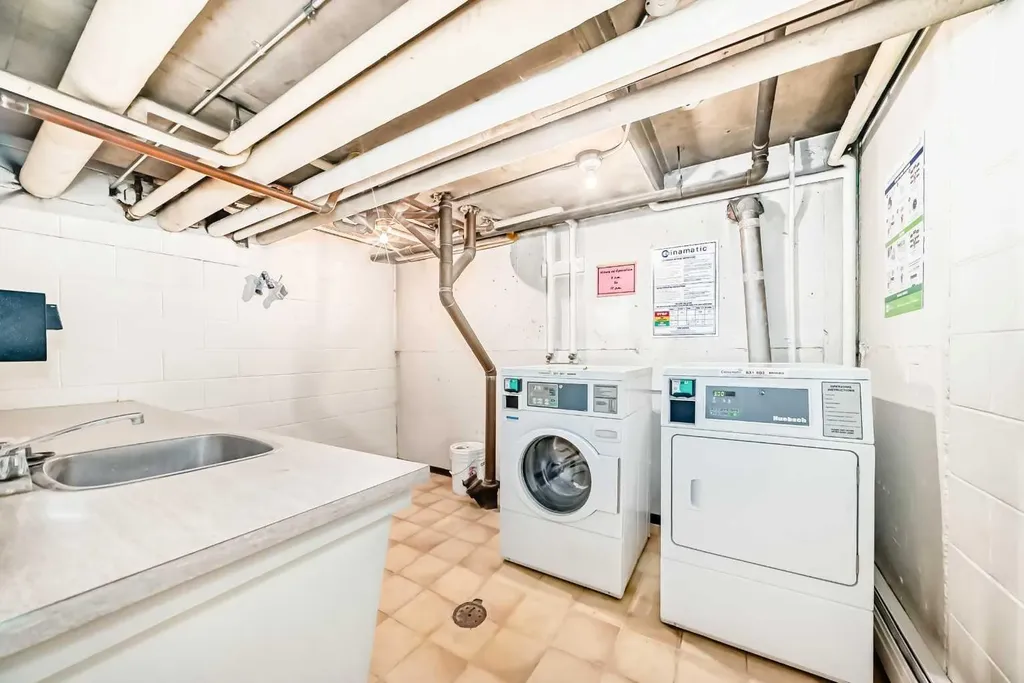 1305 Glenmore Trail Calgary AB T2V 4Y8