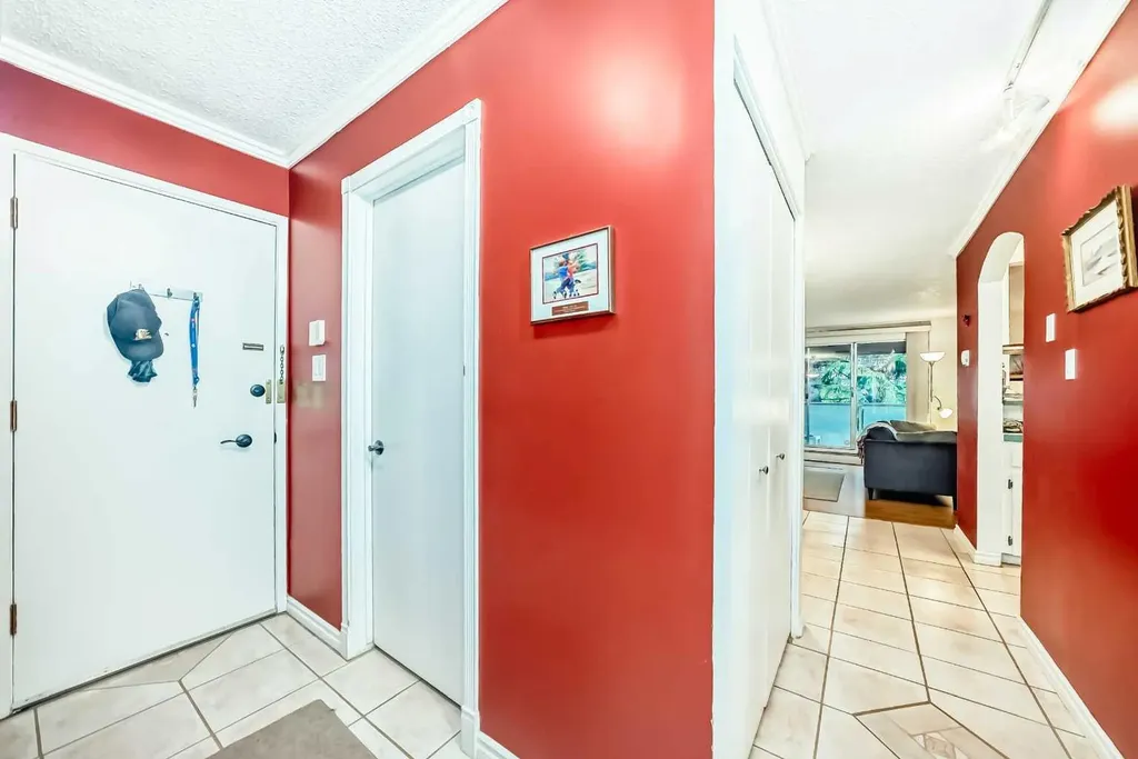 1305 Glenmore Trail Calgary AB T2V 4Y8