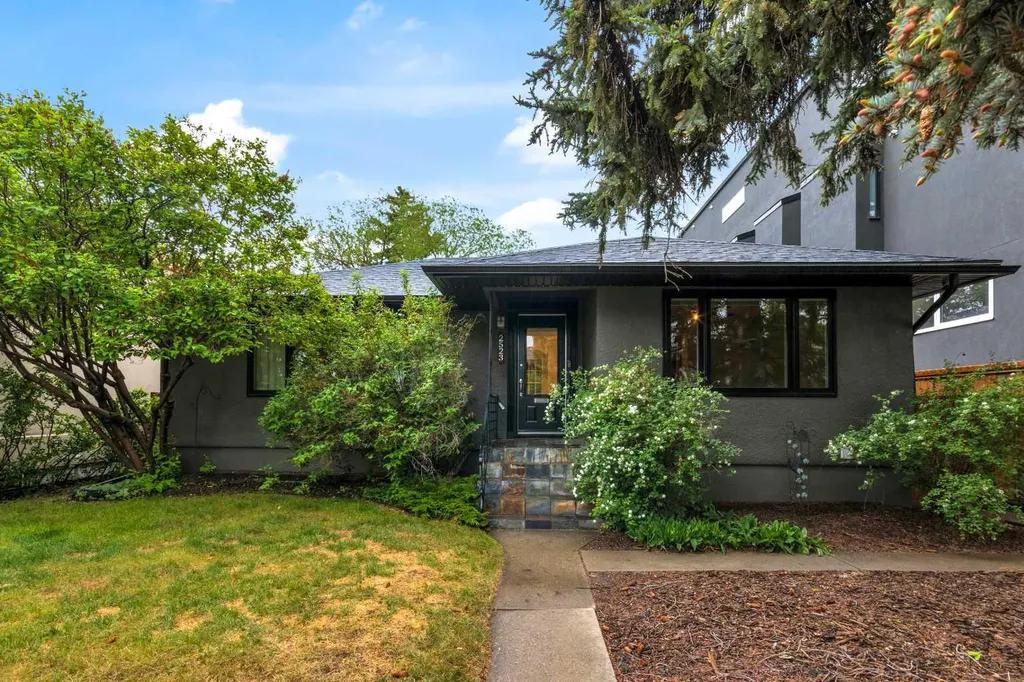 2523 19a Street SW Calgary AB T2T 4Z1