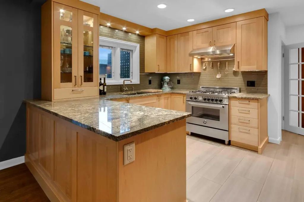2523 19a Street SW Calgary AB T2T 4Z1