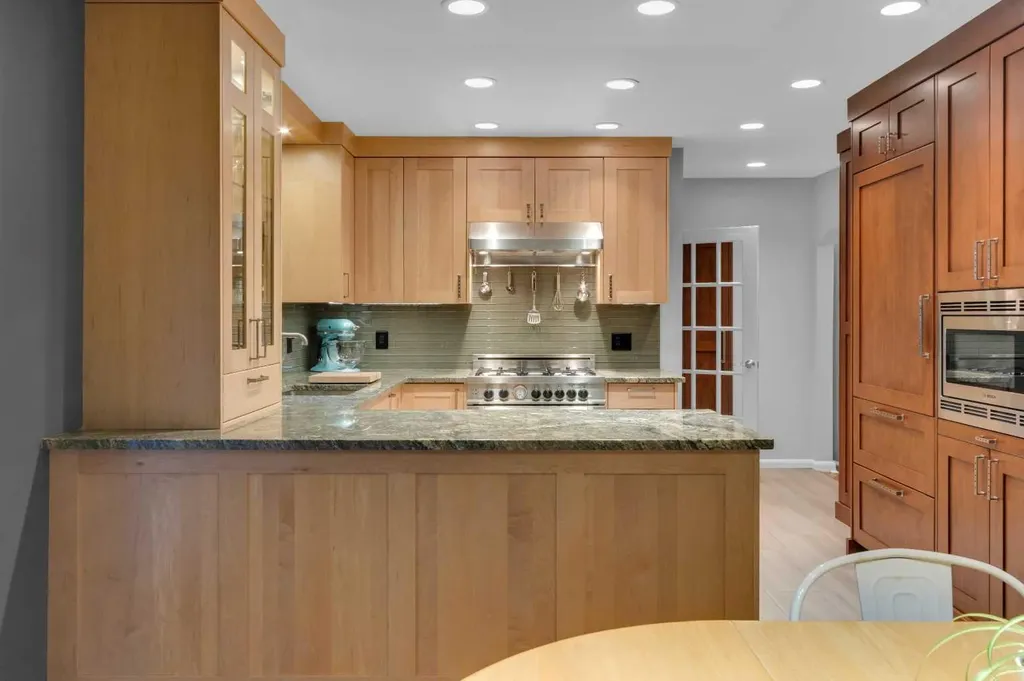 2523 19a Street SW Calgary AB T2T 4Z1