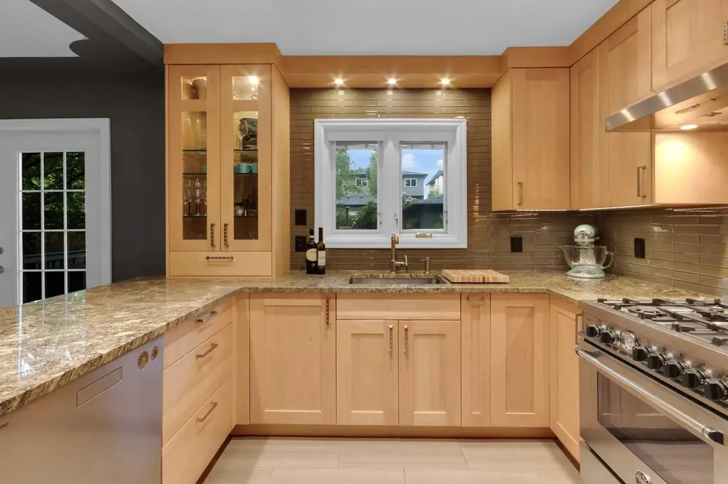 2523 19a Street SW Calgary AB T2T 4Z1