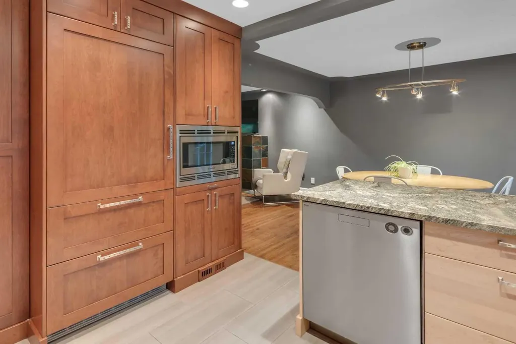 2523 19a Street SW Calgary AB T2T 4Z1