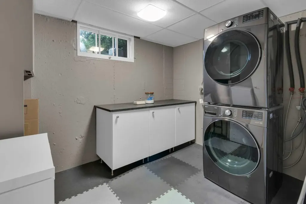 2523 19a Street SW Calgary AB T2T 4Z1