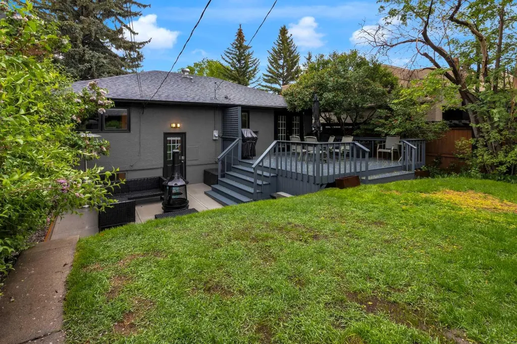 2523 19a Street SW Calgary AB T2T 4Z1
