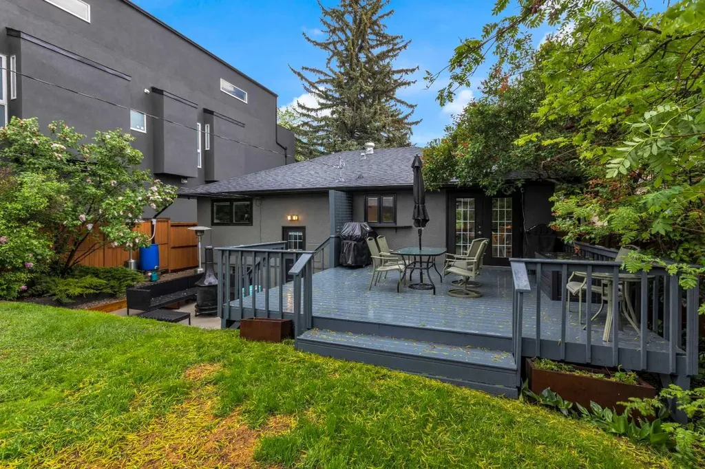 2523 19a Street SW Calgary AB T2T 4Z1