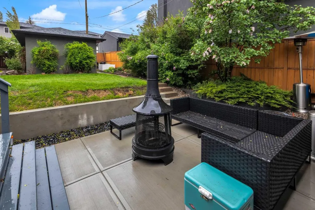 2523 19a Street SW Calgary AB T2T 4Z1