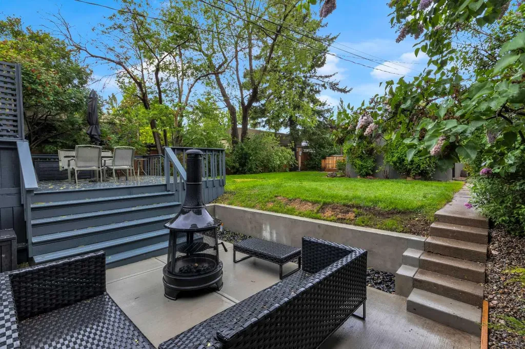 2523 19a Street SW Calgary AB T2T 4Z1