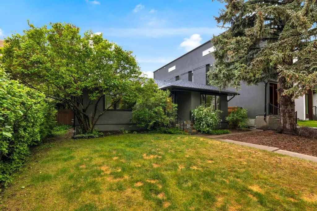 2523 19a Street SW Calgary AB T2T 4Z1