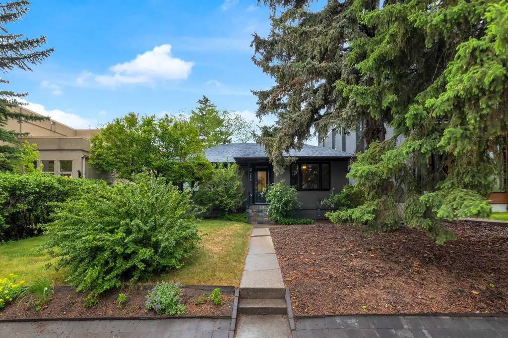 2523 19a Street SW Calgary AB T2T 4Z1