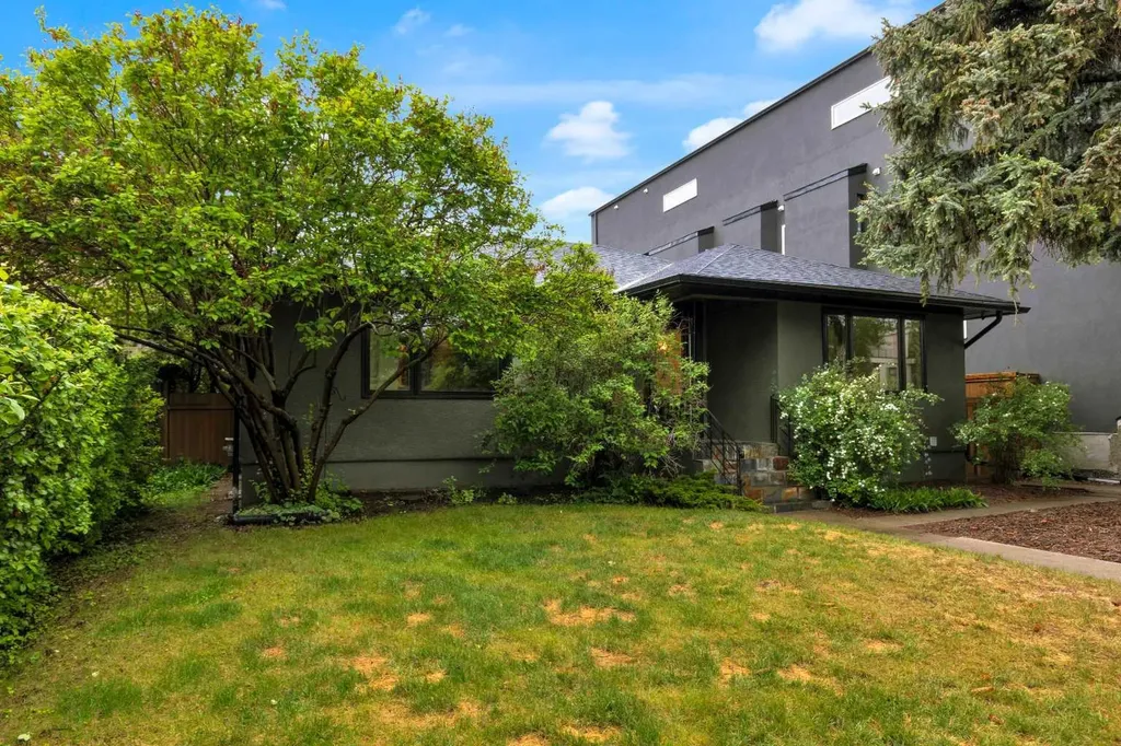 2523 19a Street SW Calgary AB T2T 4Z1