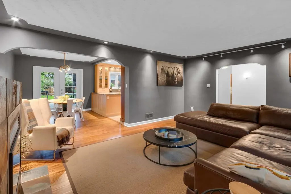 2523 19a Street SW Calgary AB T2T 4Z1