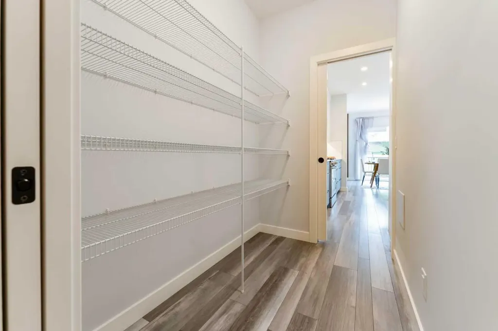 220 Crimson Ridge Place NW Calgary AB T3L 0K7