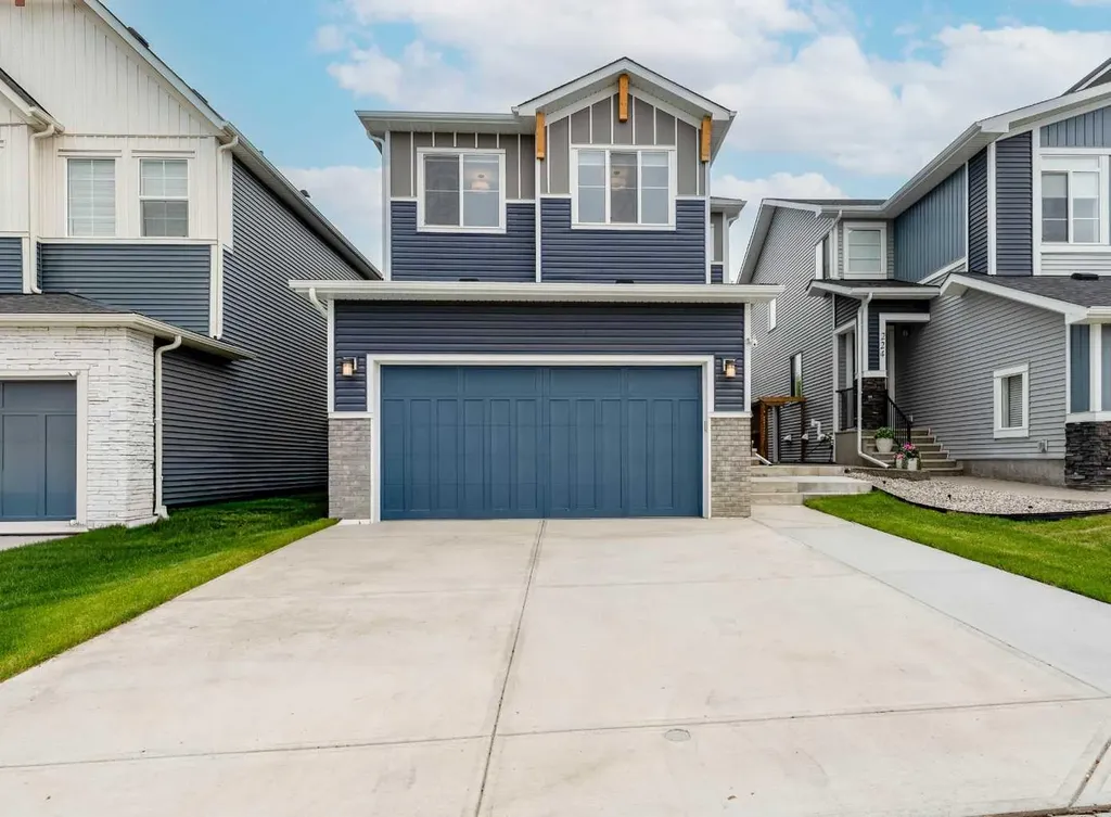 220 Crimson Ridge Place NW Calgary AB T3L 0K7