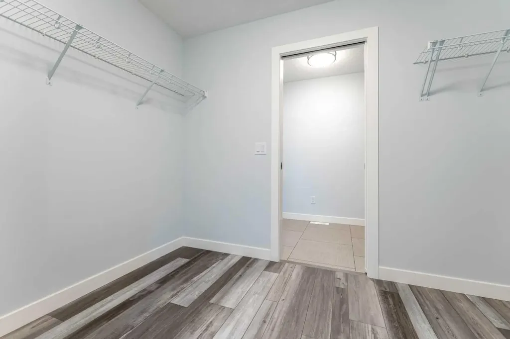 220 Crimson Ridge Place NW Calgary AB T3L 0K7