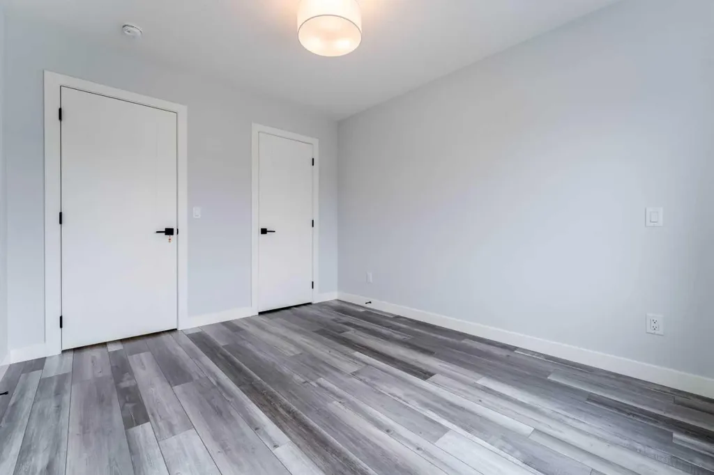 220 Crimson Ridge Place NW Calgary AB T3L 0K7