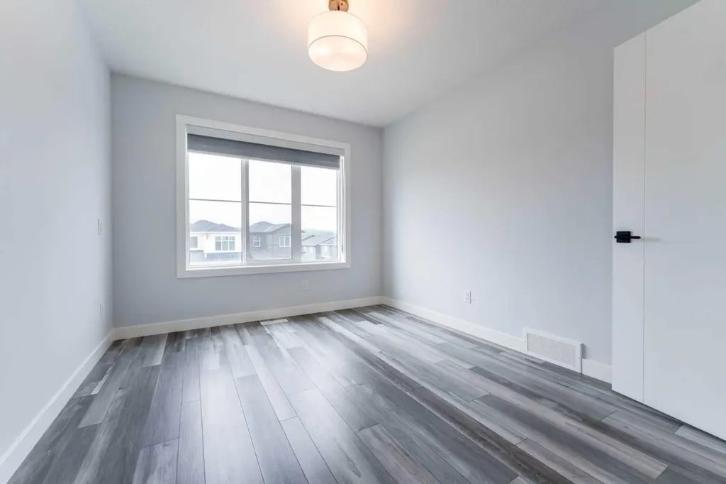 220 Crimson Ridge Place NW Calgary AB T3L 0K7
