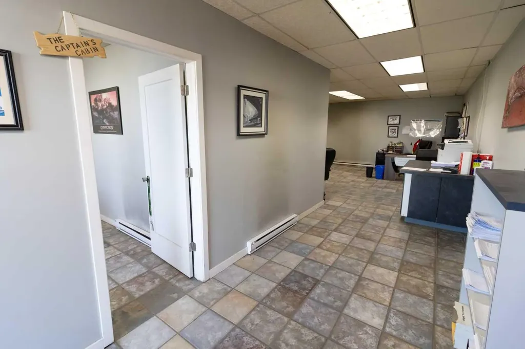 4041 74 Avenue SE Calgary AB T2C 4E3