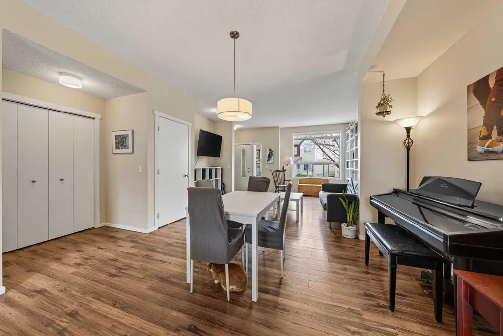 187 Copperstone Cove SE Calgary AB T2Z 0L3