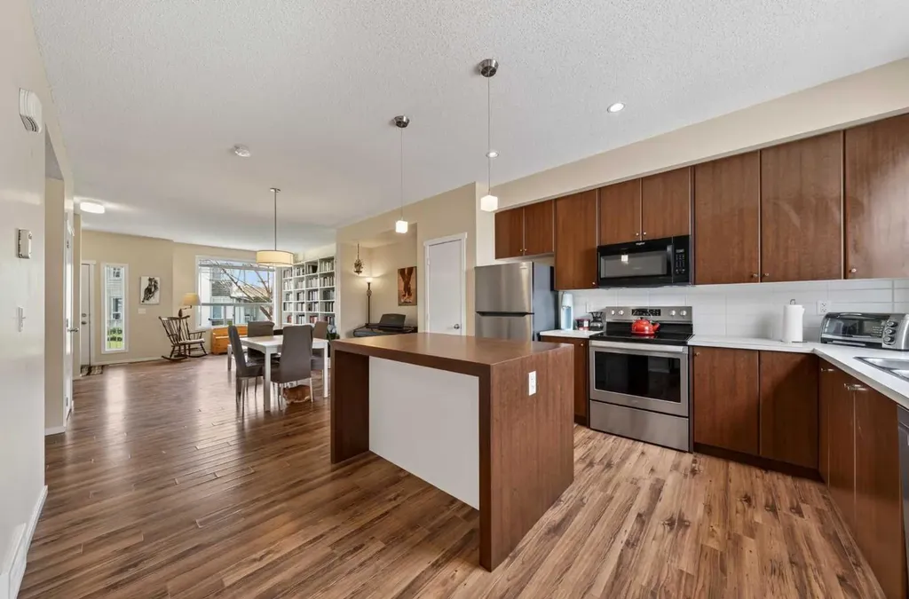 187 Copperstone Cove SE Calgary AB T2Z 0L3