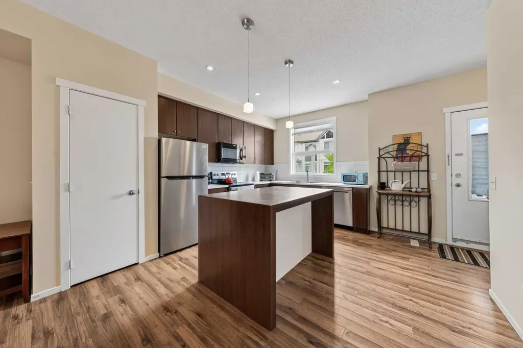 187 Copperstone Cove SE Calgary AB T2Z 0L3