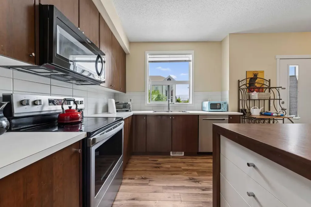 187 Copperstone Cove SE Calgary AB T2Z 0L3