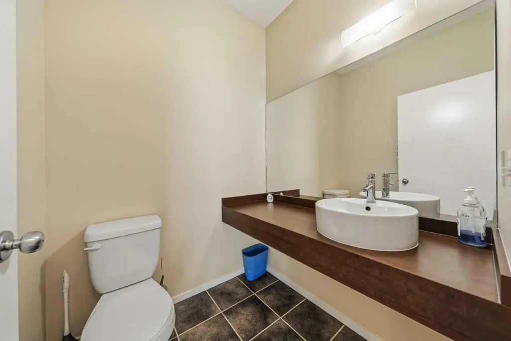 187 Copperstone Cove SE Calgary AB T2Z 0L3