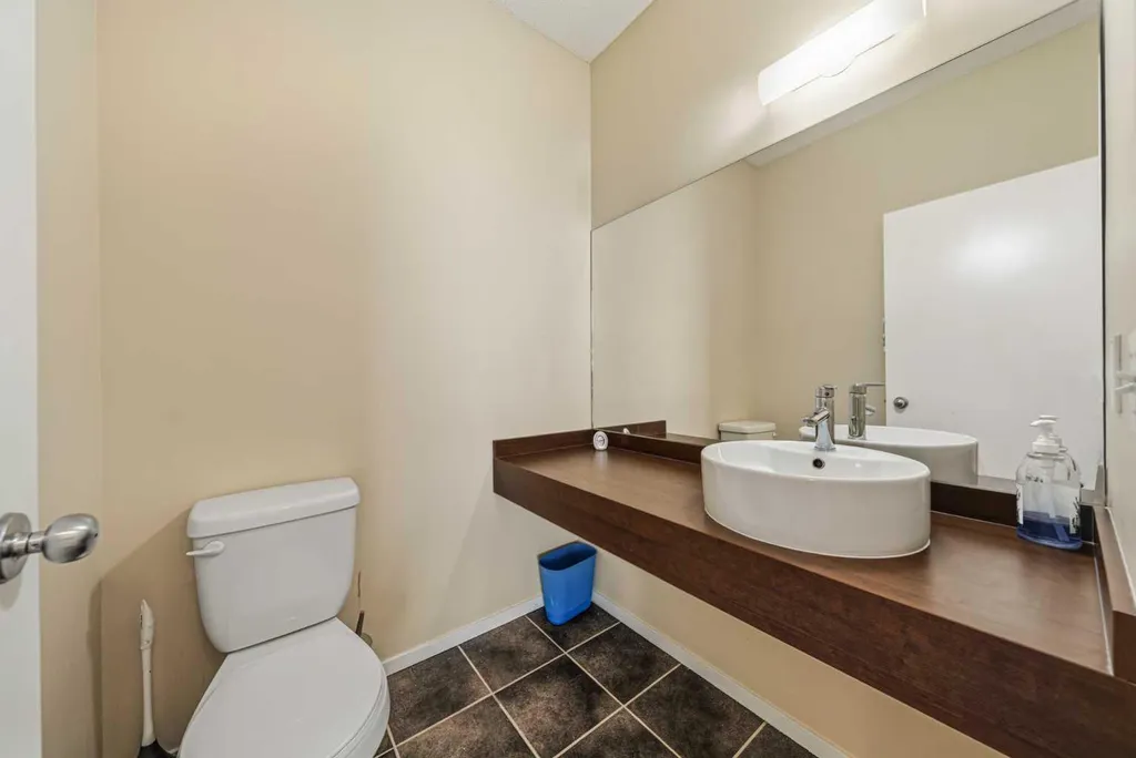 187 Copperstone Cove SE Calgary AB T2Z 0L3