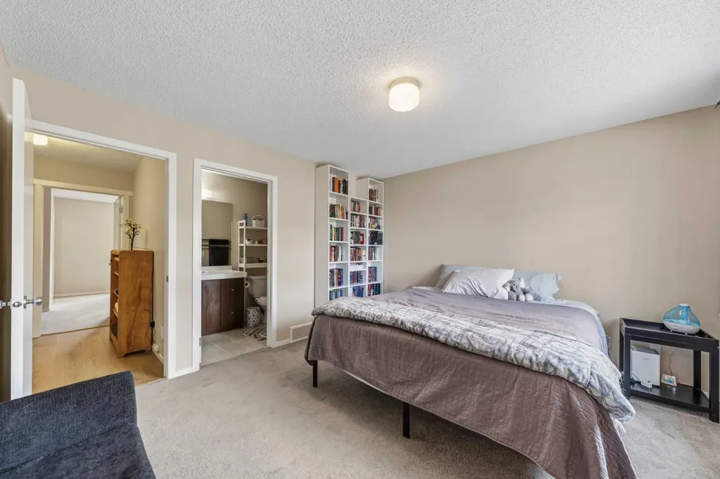 187 Copperstone Cove SE Calgary AB T2Z 0L3