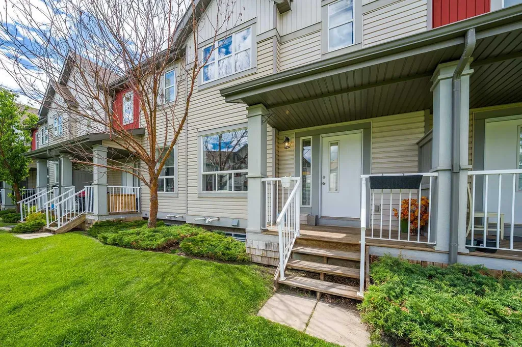 187 Copperstone Cove SE Calgary AB T2Z 0L3