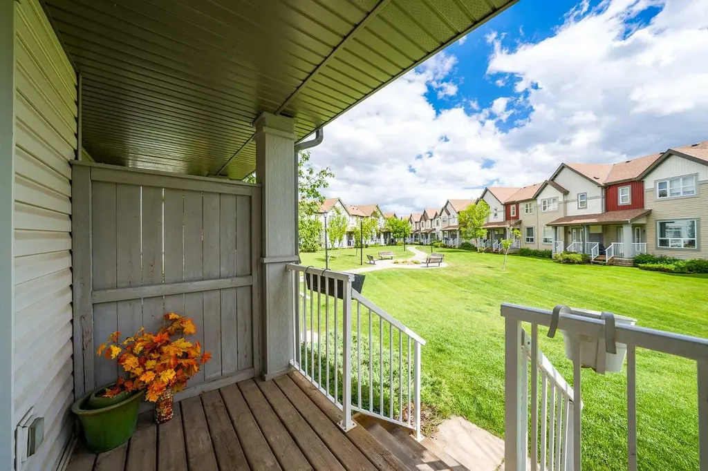 187 Copperstone Cove SE Calgary AB T2Z 0L3