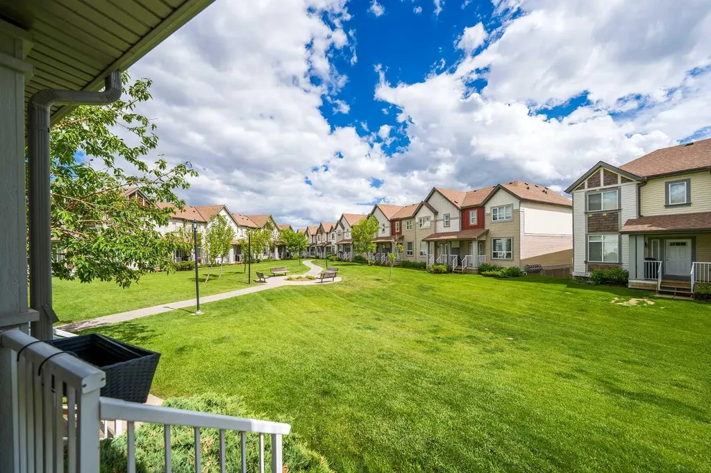 187 Copperstone Cove SE Calgary AB T2Z 0L3
