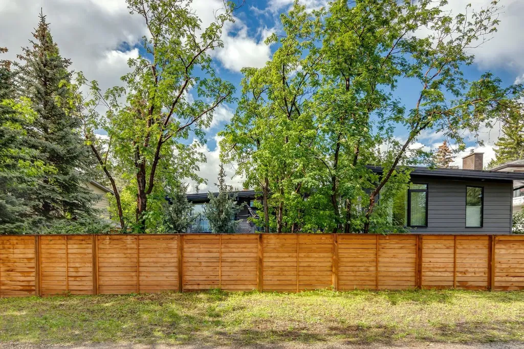 3511 Utah Drive NW Calgary AB T2N 4A5