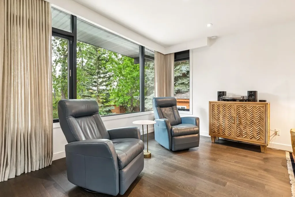 3511 Utah Drive NW Calgary AB T2N 4A5
